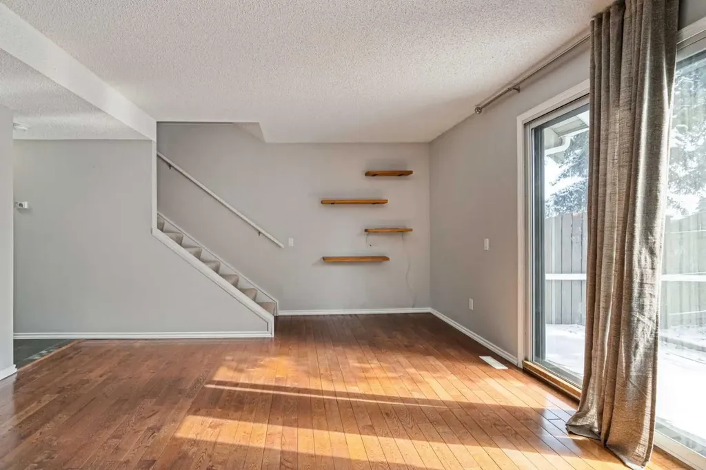 6503 Ranchview Drive NW Calgary AB T3G 1P2