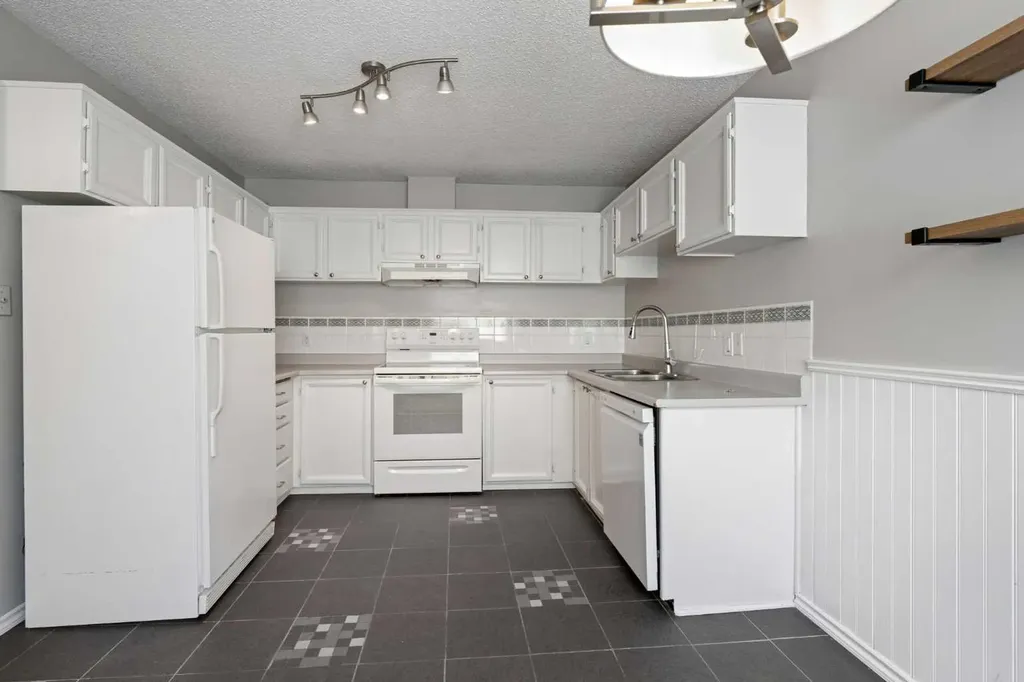 6503 Ranchview Drive NW Calgary AB T3G 1P2