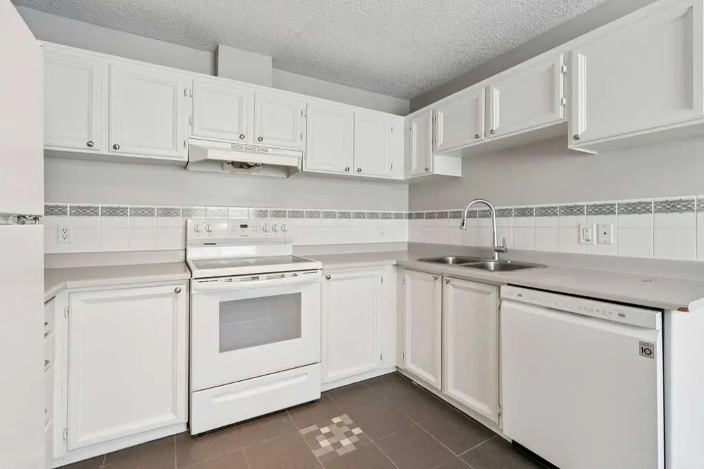 6503 Ranchview Drive NW Calgary AB T3G 1P2
