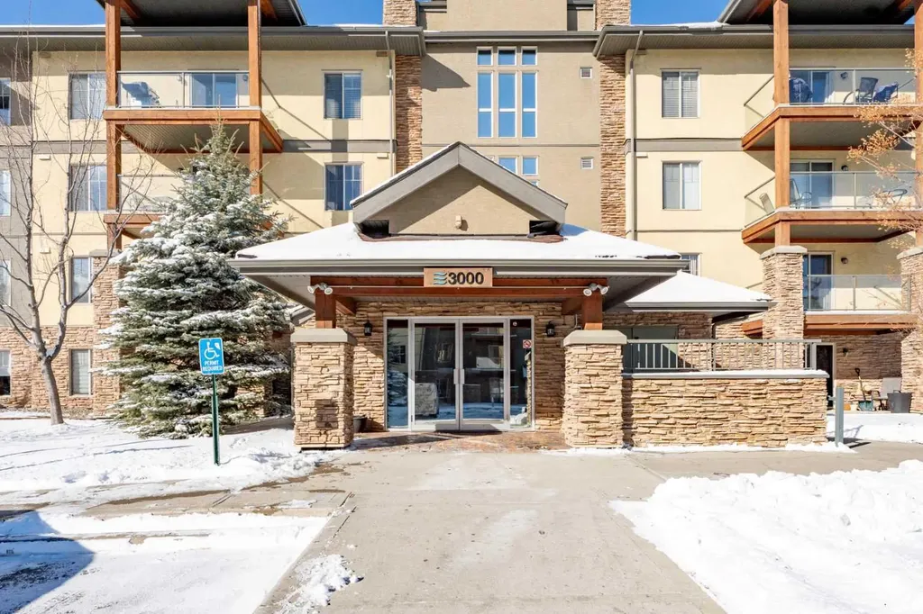 92 Crystal Shores Road Okotoks AB T1S 2N1