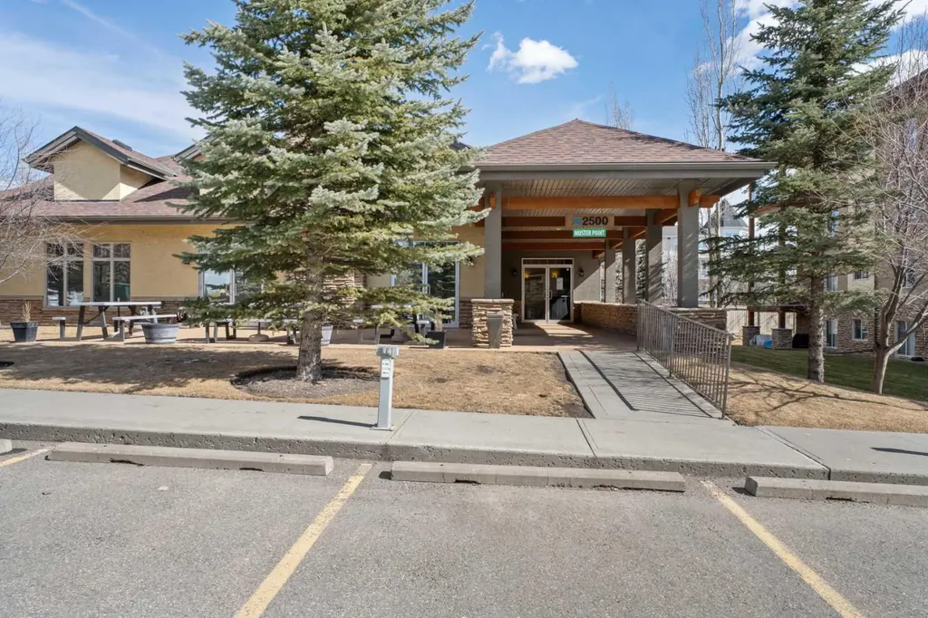 92 Crystal Shores Road Okotoks AB T1S 2N1