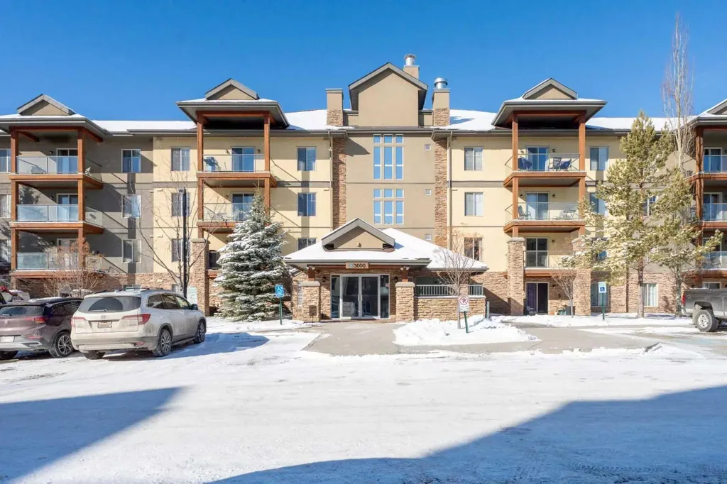 92 Crystal Shores Road Okotoks AB T1S 2N1