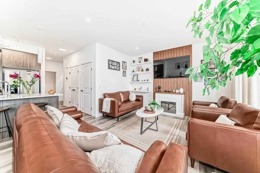 171 Hotchkiss Manor SE Calgary AB T3S 0G5