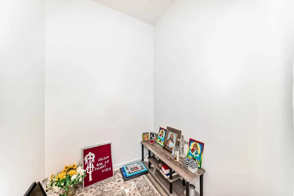 171 Hotchkiss Manor SE Calgary AB T3S 0G5