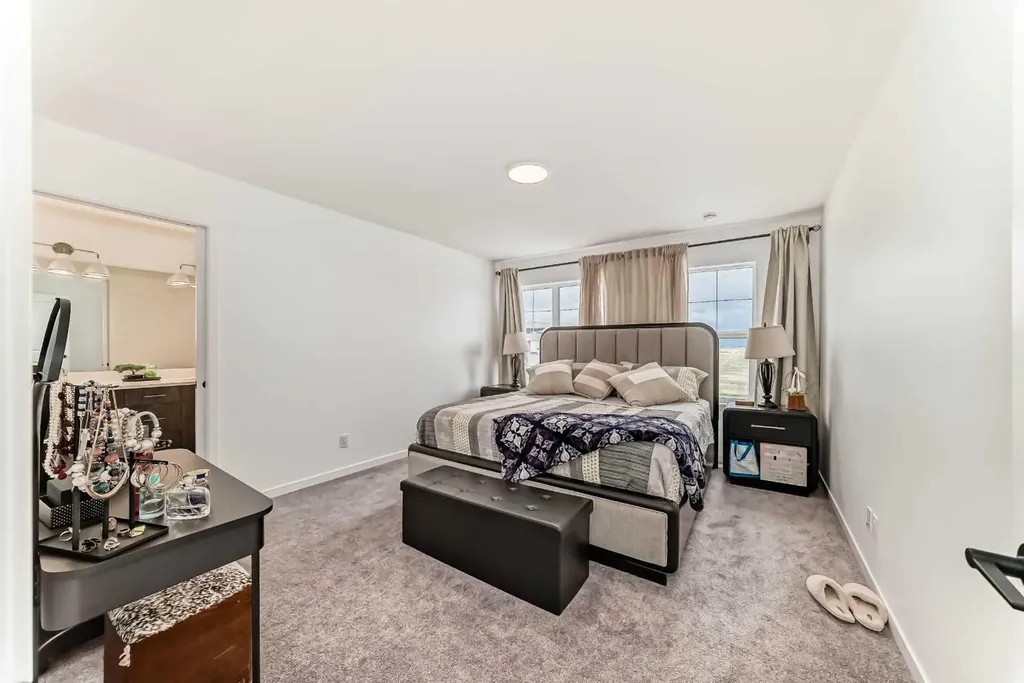171 Hotchkiss Manor SE Calgary AB T3S 0G5