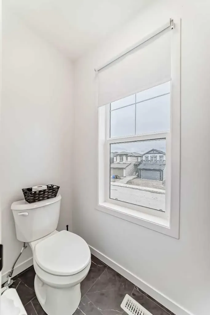 171 Hotchkiss Manor SE Calgary AB T3S 0G5