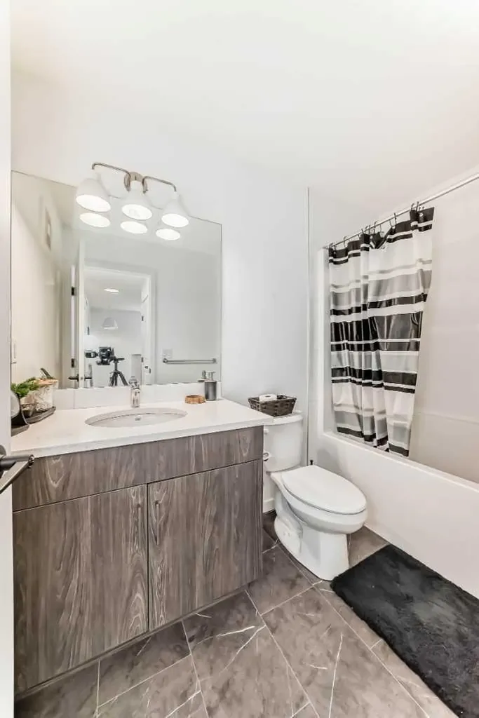 171 Hotchkiss Manor SE Calgary AB T3S 0G5