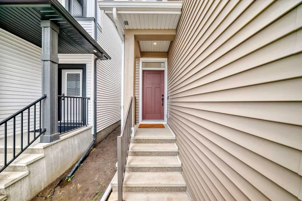 171 Hotchkiss Manor SE Calgary AB T3S 0G5