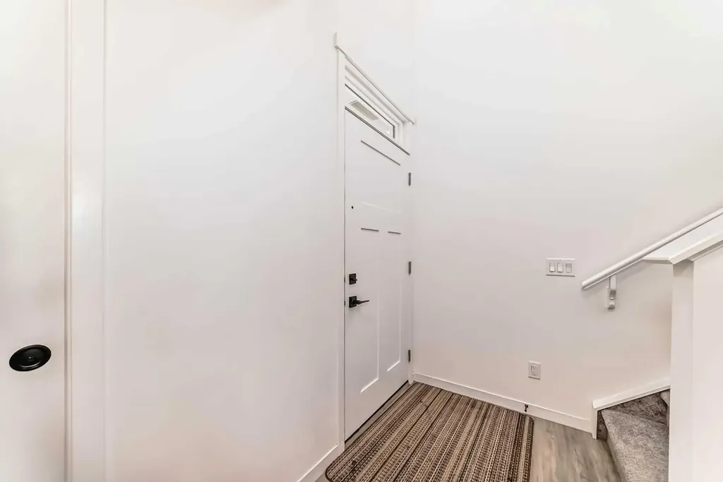 171 Hotchkiss Manor SE Calgary AB T3S 0G5