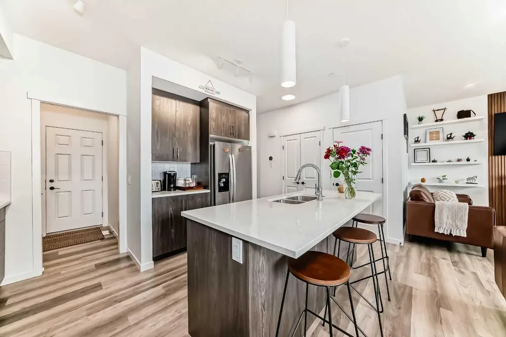 171 Hotchkiss Manor SE Calgary AB T3S 0G5
