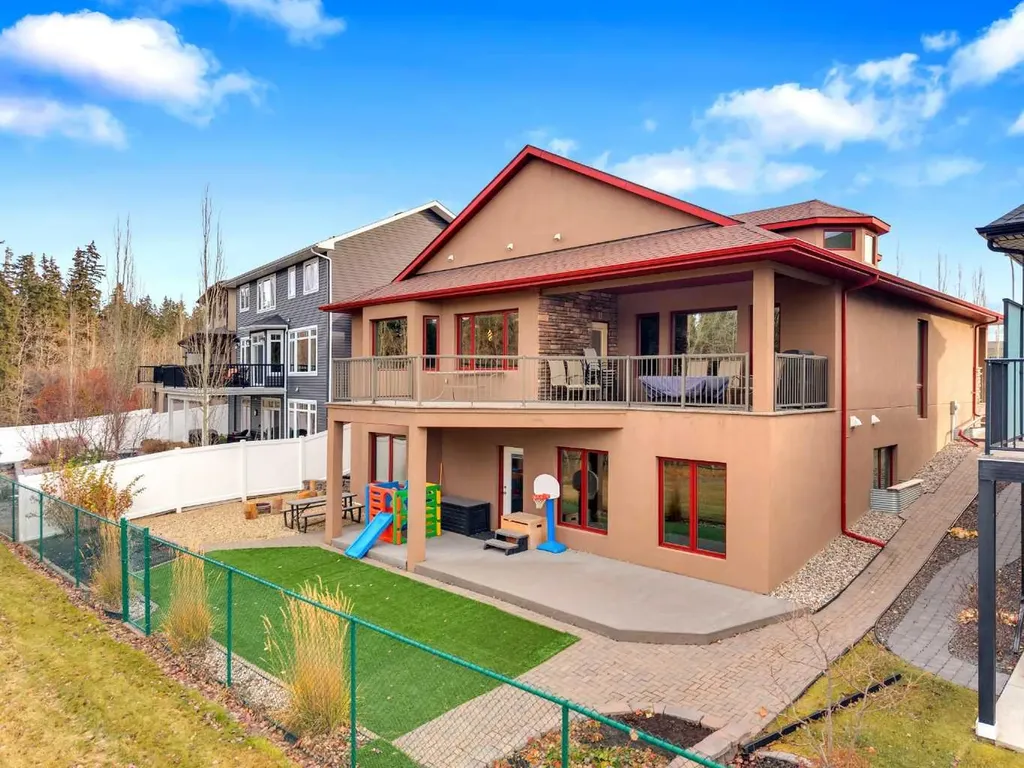 38 Grove Close Red Deer AB T4P 0P4