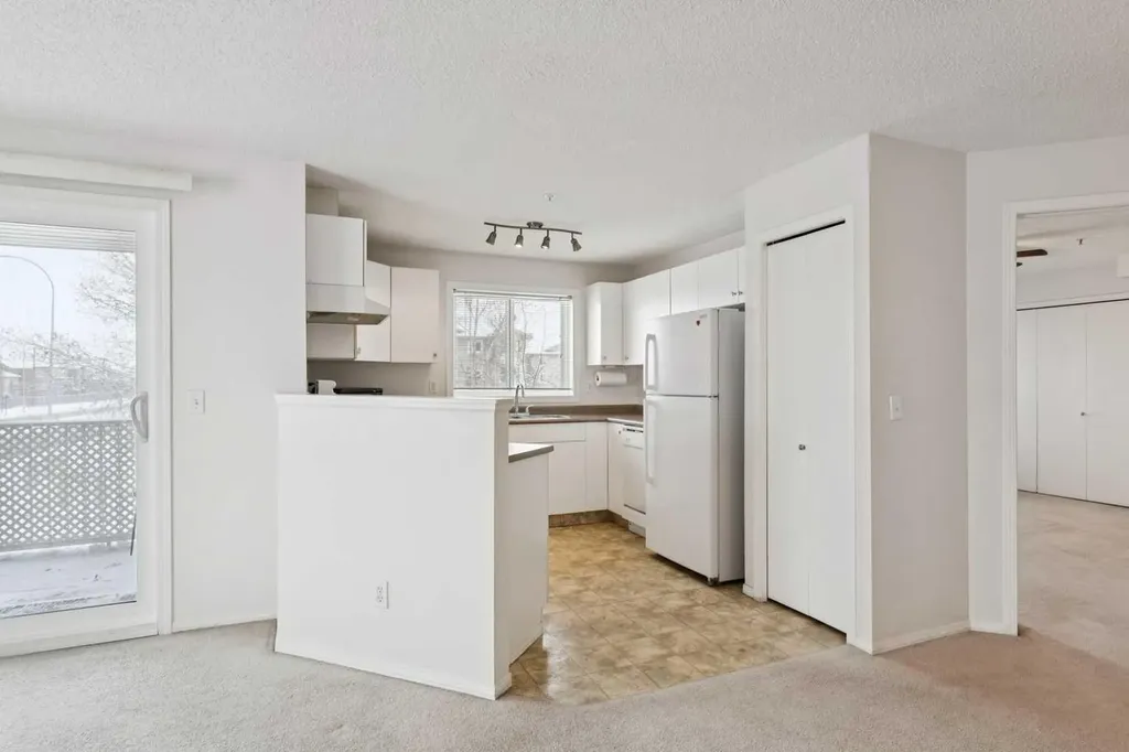 604 8 Street SW Airdrie AB T4B 2W4
