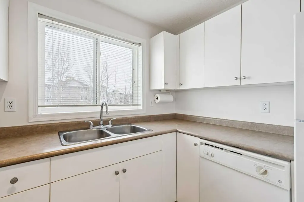 604 8 Street SW Airdrie AB T4B 2W4