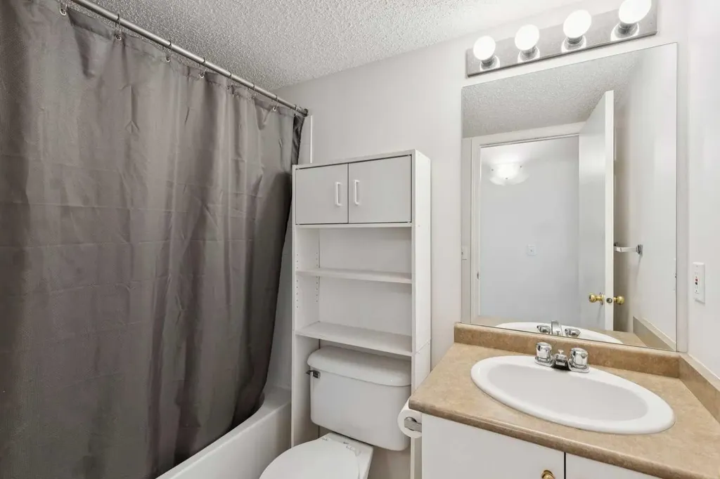 604 8 Street SW Airdrie AB T4B 2W4