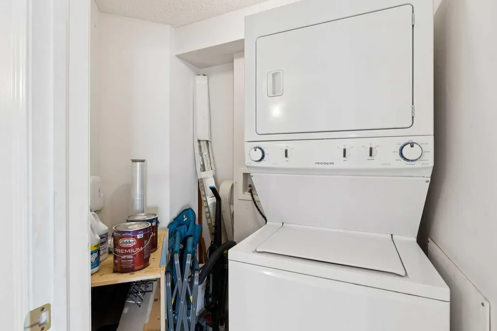 604 8 Street SW Airdrie AB T4B 2W4