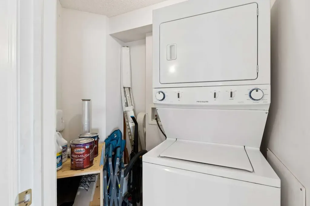 604 8 Street SW Airdrie AB T4B 2W4