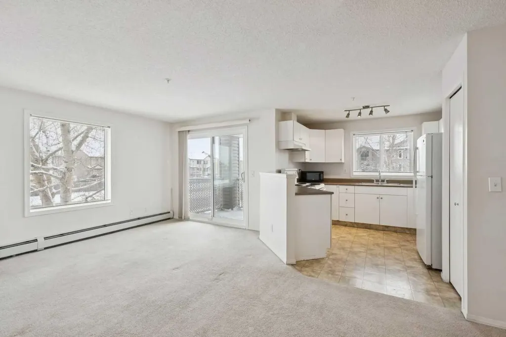 604 8 Street SW Airdrie AB T4B 2W4