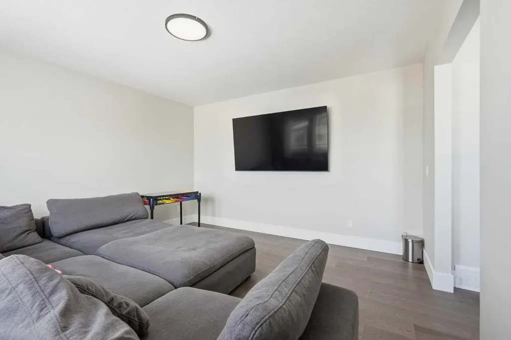 74 Alpine Gardens SW Calgary AB T2Y 0W3