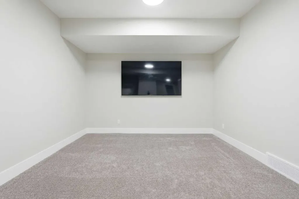 74 Alpine Gardens SW Calgary AB T2Y 0W3