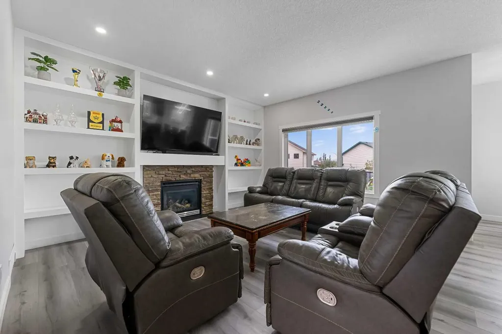 280 Windermere Drive Chestermere AB T1X 1S3