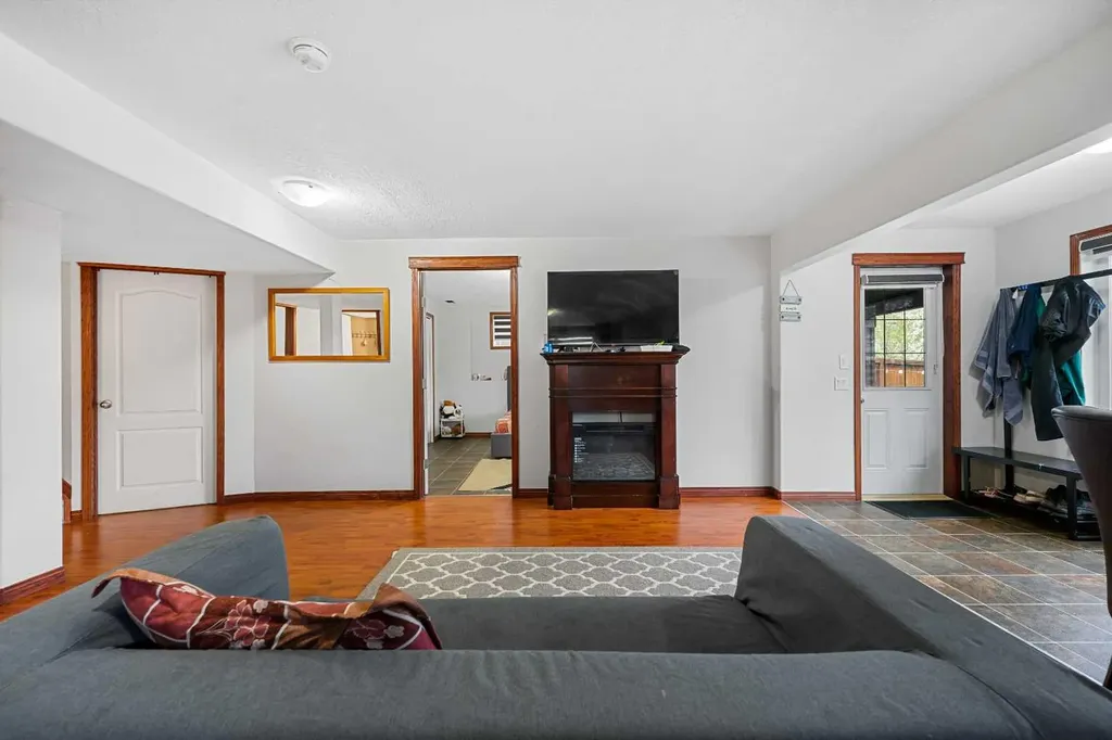 280 Windermere Drive Chestermere AB T1X 1S3