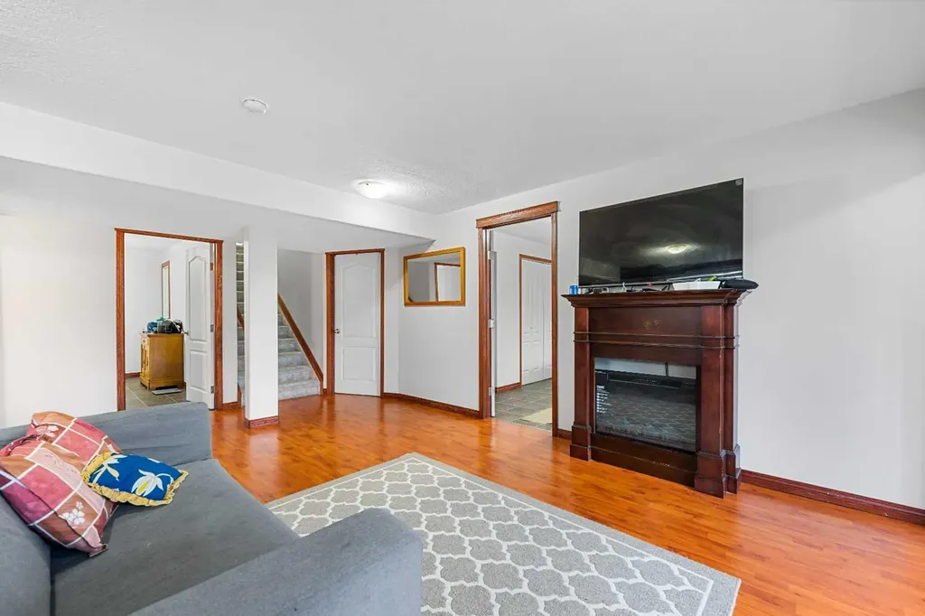 280 Windermere Drive Chestermere AB T1X 1S3