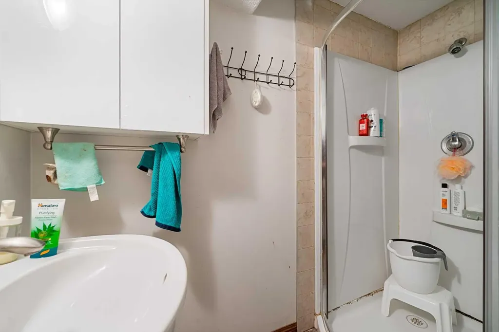 280 Windermere Drive Chestermere AB T1X 1S3
