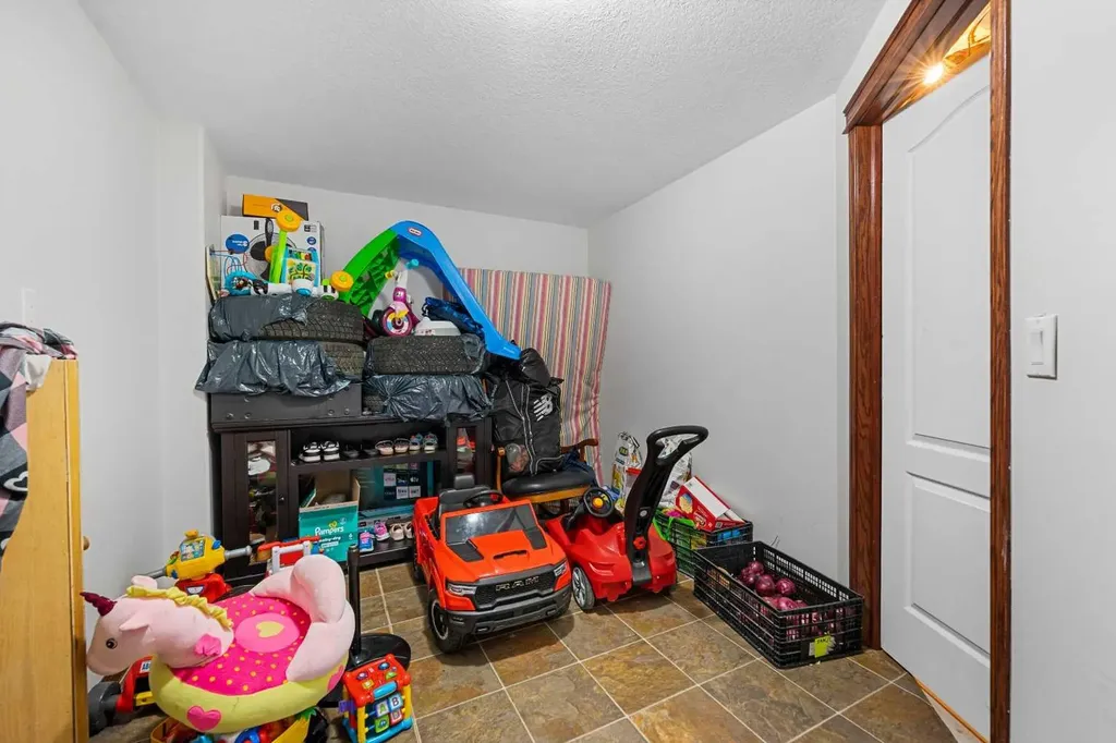 280 Windermere Drive Chestermere AB T1X 1S3