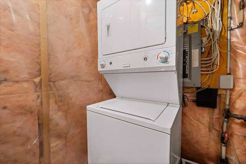 280 Windermere Drive Chestermere AB T1X 1S3
