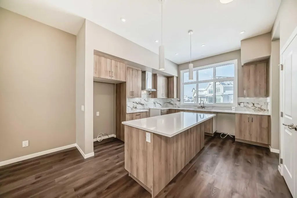 833 Marine Drive SE Calgary AB T3M 4E3