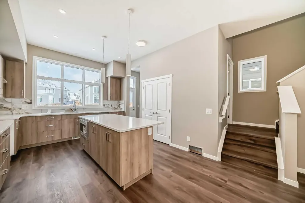 833 Marine Drive SE Calgary AB T3M 4E3