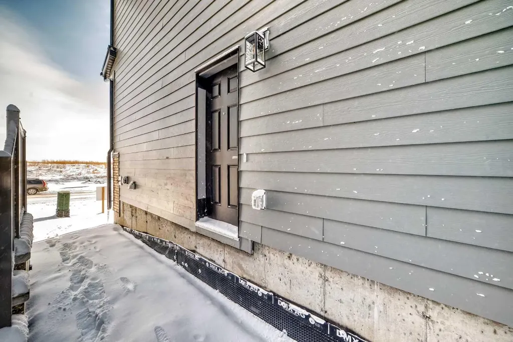 833 Marine Drive SE Calgary AB T3M 4E3