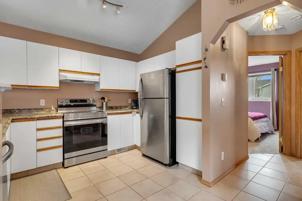 34 Hidden Spring Circle NW Calgary AB T3A 5H3