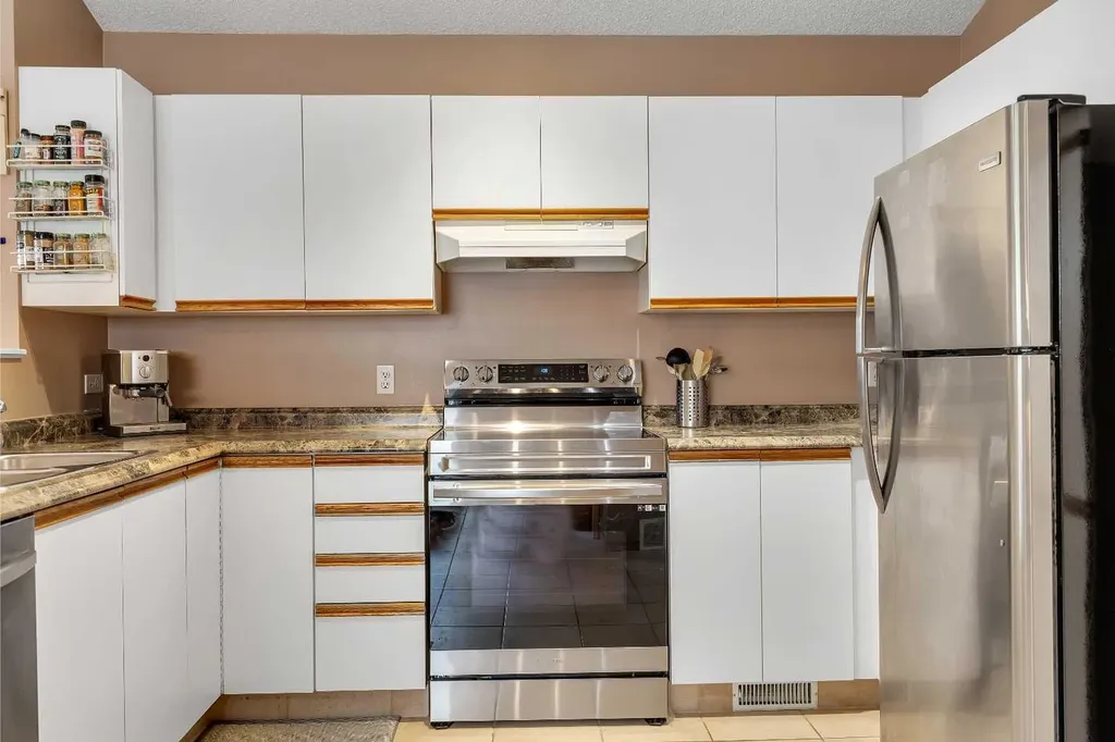 34 Hidden Spring Circle NW Calgary AB T3A 5H3