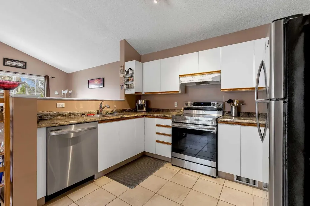 34 Hidden Spring Circle NW Calgary AB T3A 5H3