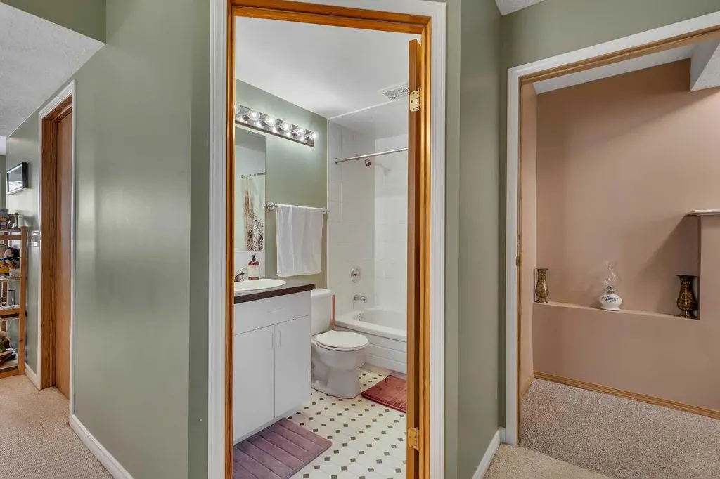 34 Hidden Spring Circle NW Calgary AB T3A 5H3