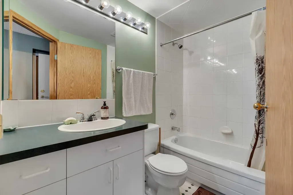 34 Hidden Spring Circle NW Calgary AB T3A 5H3