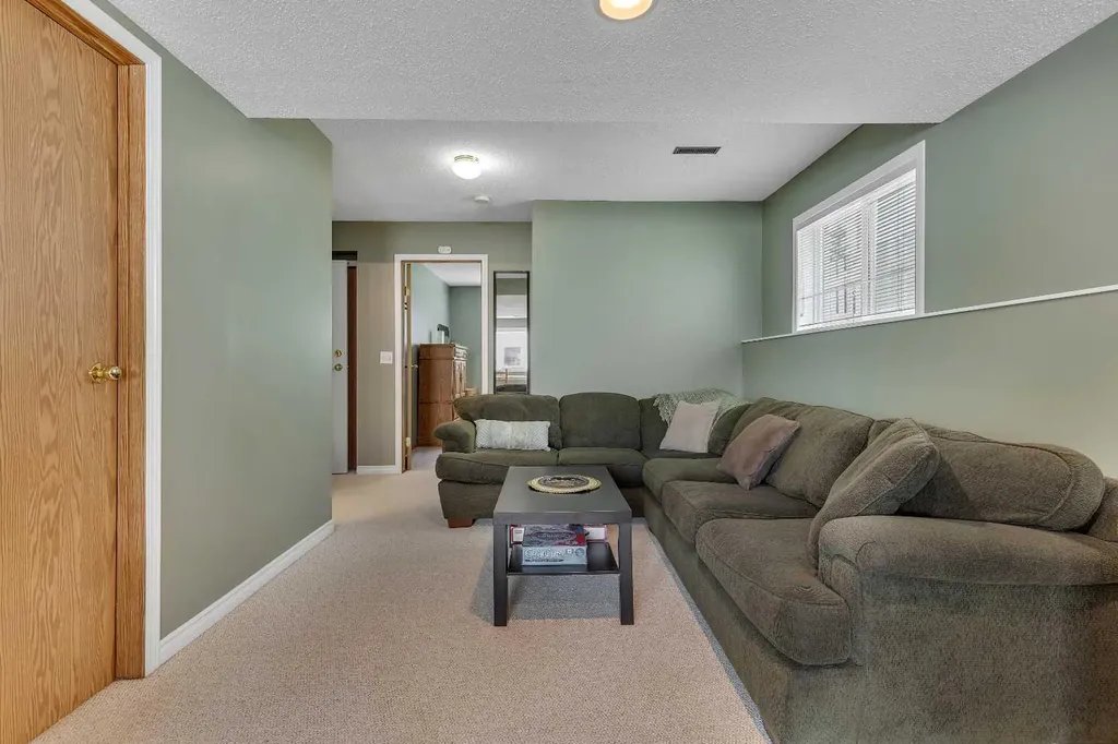 34 Hidden Spring Circle NW Calgary AB T3A 5H3
