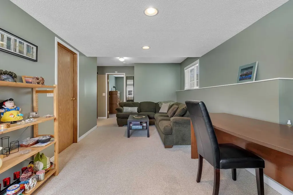 34 Hidden Spring Circle NW Calgary AB T3A 5H3