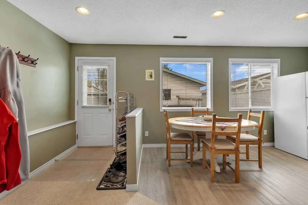 34 Hidden Spring Circle NW Calgary AB T3A 5H3