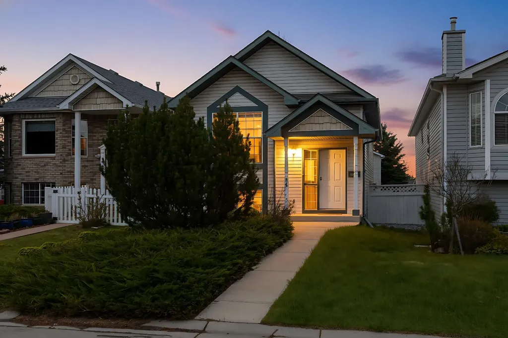 34 Hidden Spring Circle NW Calgary AB T3A 5H3