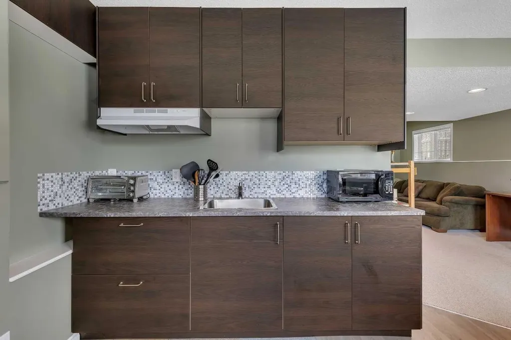 34 Hidden Spring Circle NW Calgary AB T3A 5H3