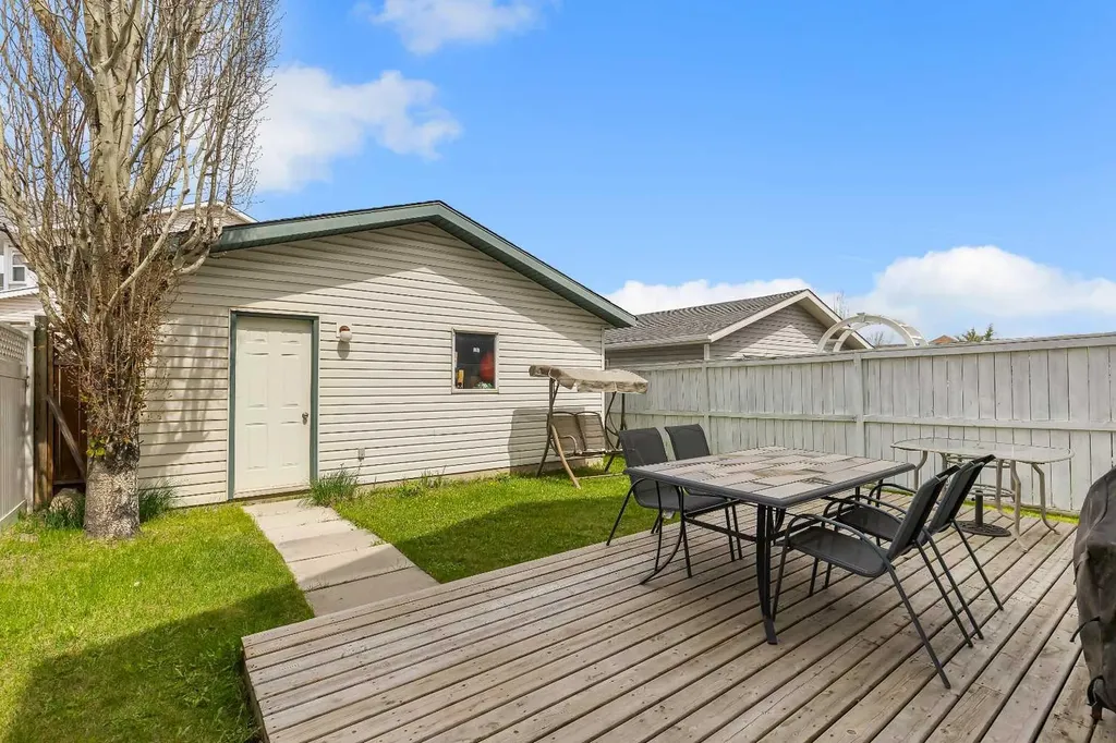 34 Hidden Spring Circle NW Calgary AB T3A 5H3
