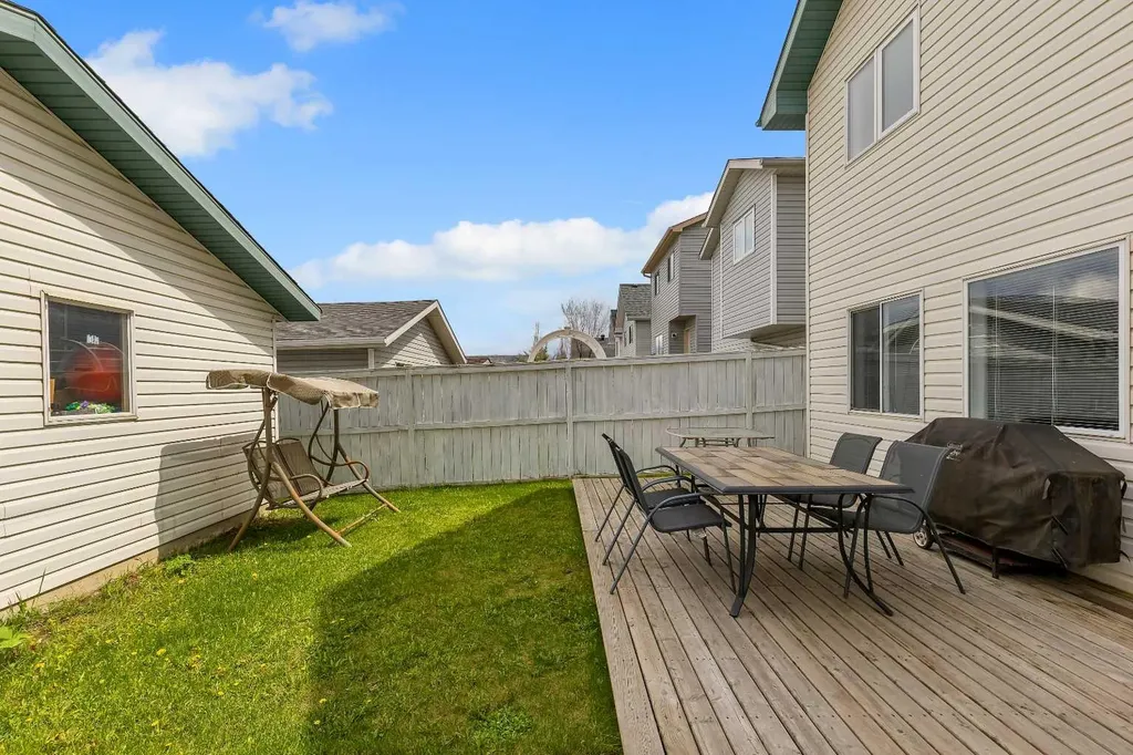 34 Hidden Spring Circle NW Calgary AB T3A 5H3