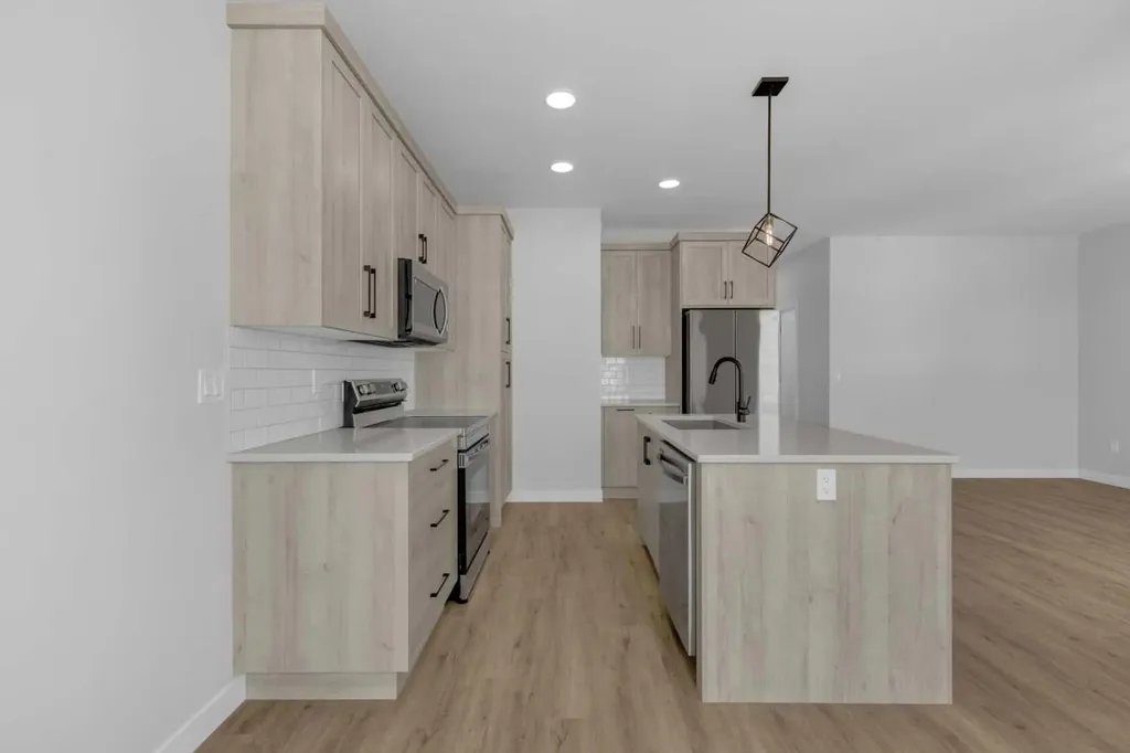 6 Memorial Parkway Rural Red Deer County AB T4E 3B7