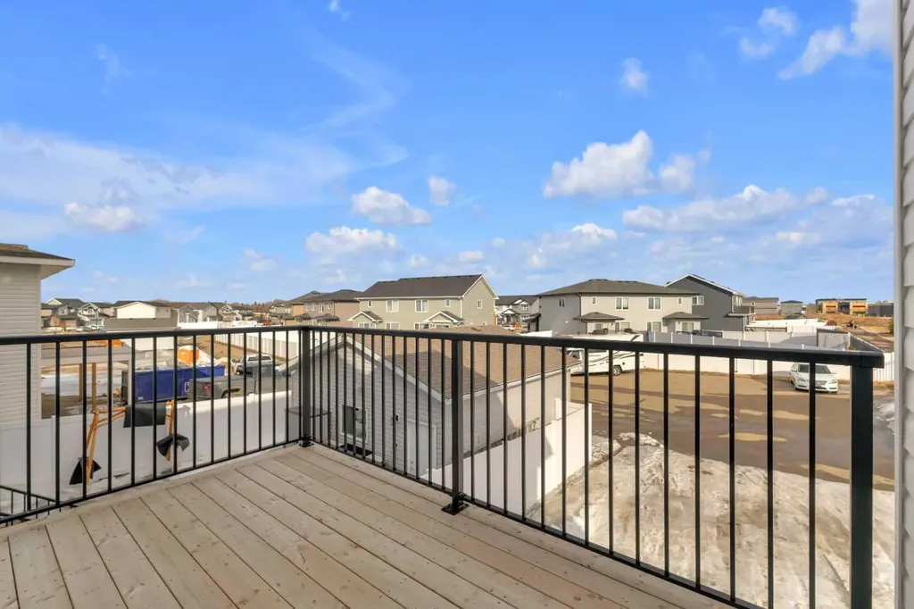 6 Memorial Parkway Rural Red Deer County AB T4E 3B7