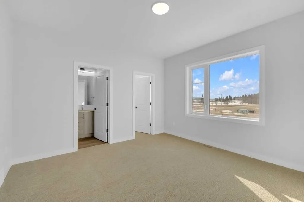 6 Memorial Parkway Rural Red Deer County AB T4E 3B7