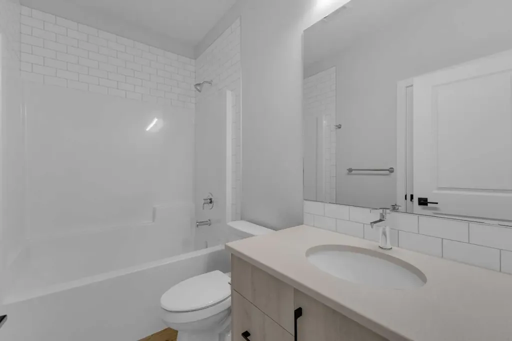 6 Memorial Parkway Rural Red Deer County AB T4E 3B7