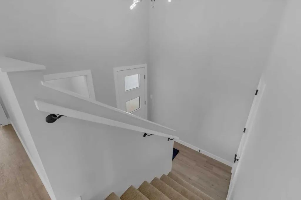 6 Memorial Parkway Rural Red Deer County AB T4E 3B7