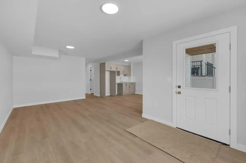 6 Memorial Parkway Rural Red Deer County AB T4E 3B7